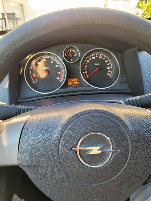 Opel Astra - económico e fiável