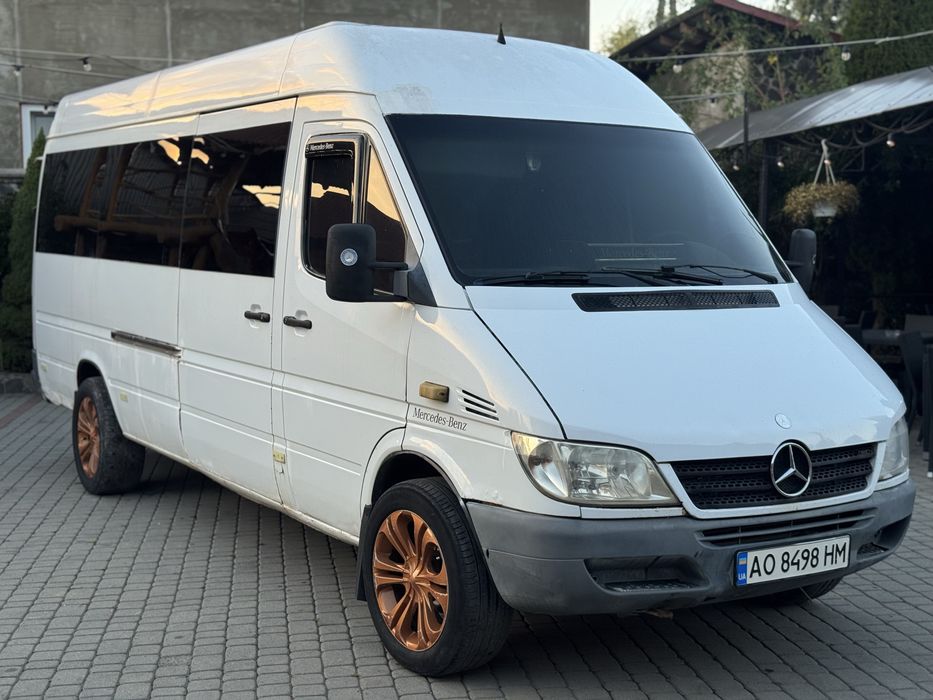 Mercedes Benz Sprinter 8+1