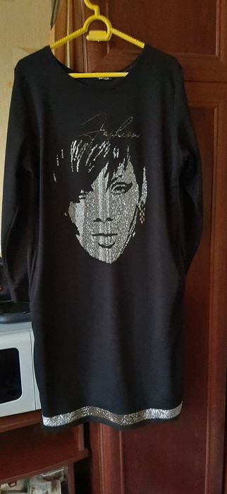 Продам платье чёрного цвета.