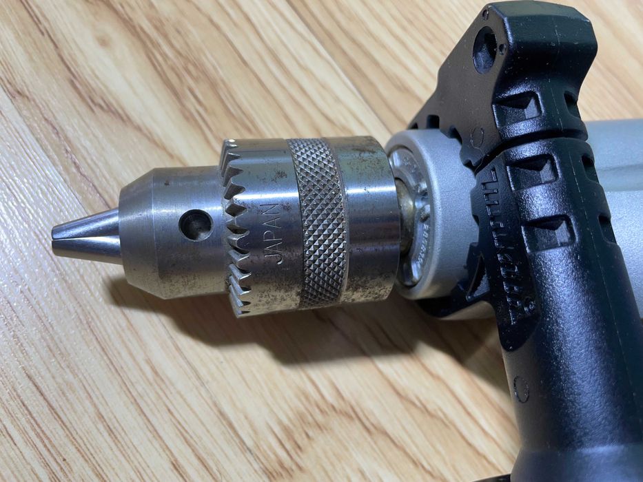 Makita HP 2050 Дриль з ударом (оригінал, на гарартії, як нова)