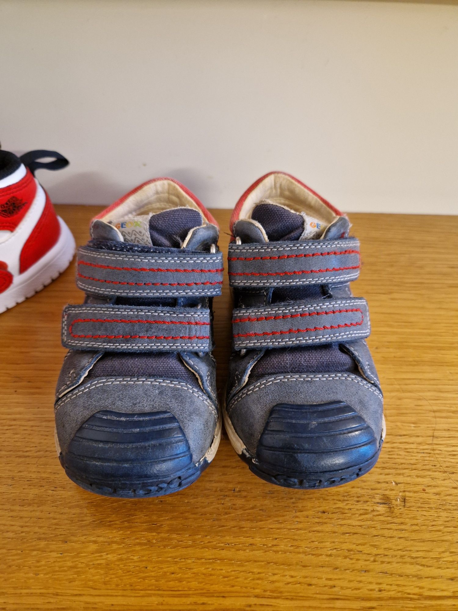 Buty chłopięce 23 jordan geox