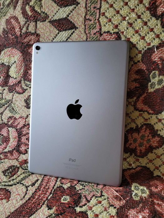Планшет apple ipad pro 1 покоління 9.7" iOS 12 128 ГБ