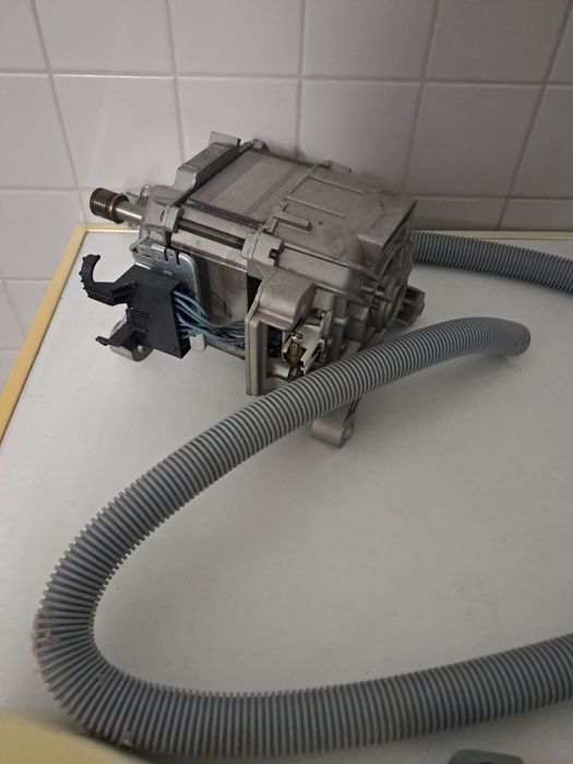 Máquina de lavar roupa AEG para restaurar ou peças