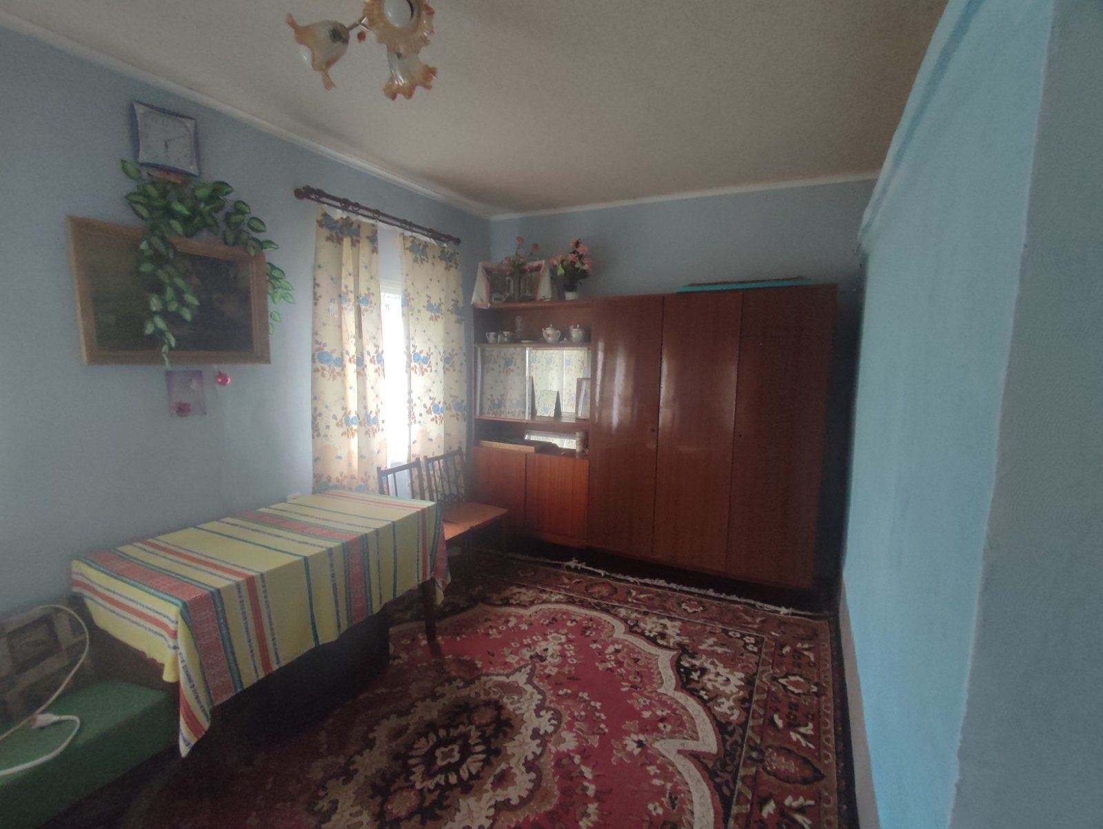 Доглянута садиба в селі Мрин. 100 км від  м Київ. Поряд ЛІС та РІЧКА.