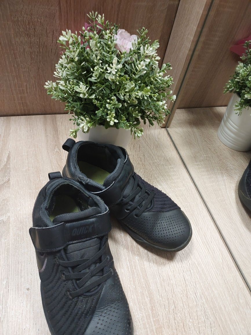 Chłopięce buty Nike Team Hustle Quick