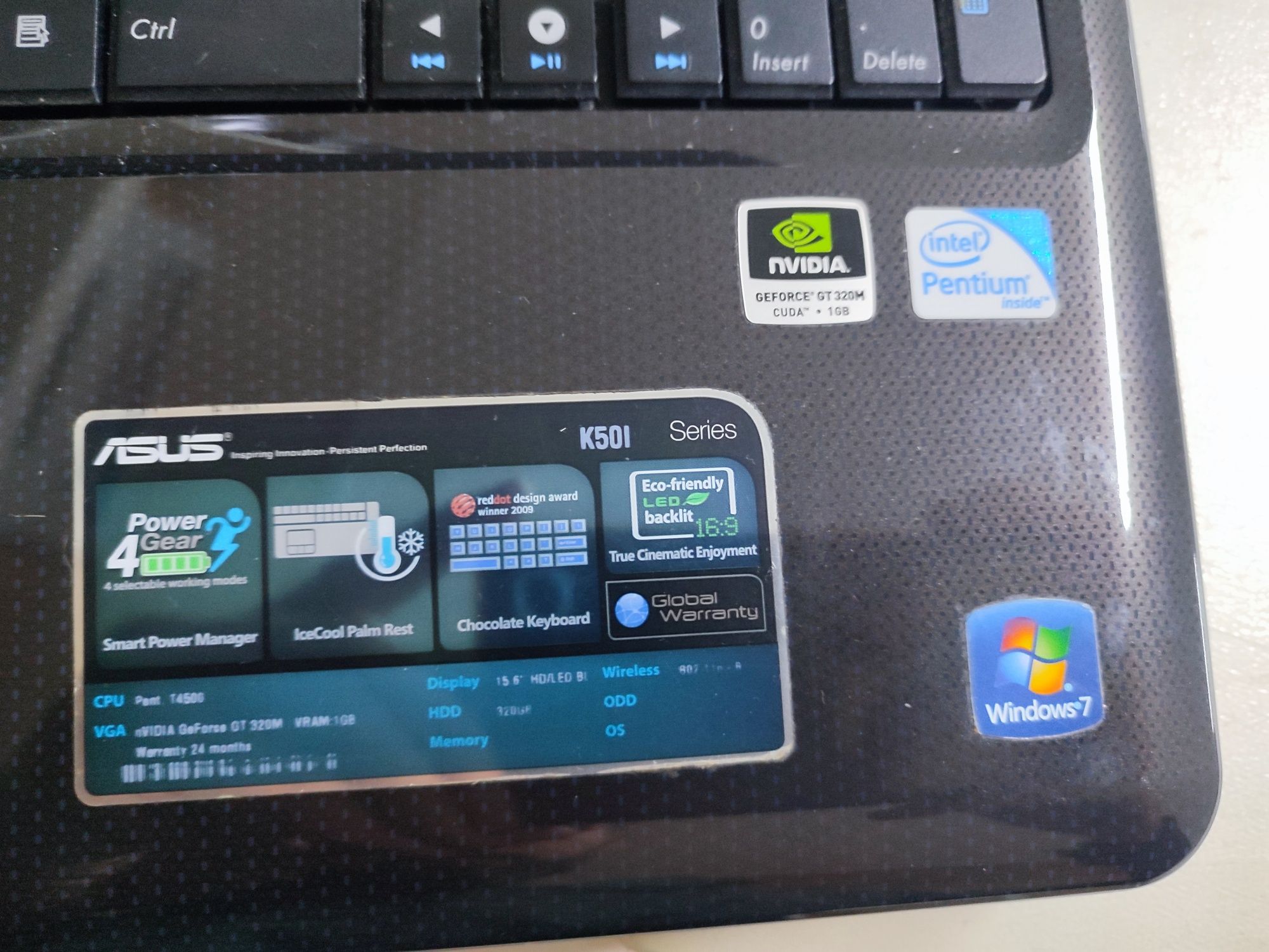 Portátil ASUS K50l - HDD 500GB - 4 Gb RAM - Gráfica 1 GB Dedicada