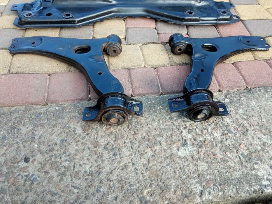 Важіль ричаг передній балки 98AG 3042 3051 AA Фокус Мк1 + болти