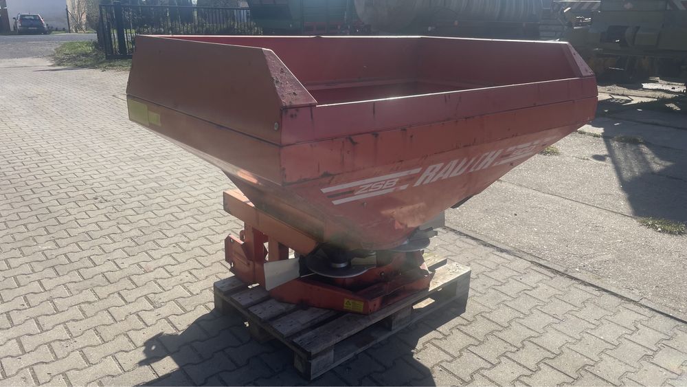 Rozsiewacz nawozu Rauch ZSB 900 nie kuhn amazone