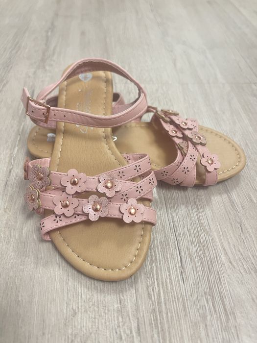 Босоніжки для дівчинки