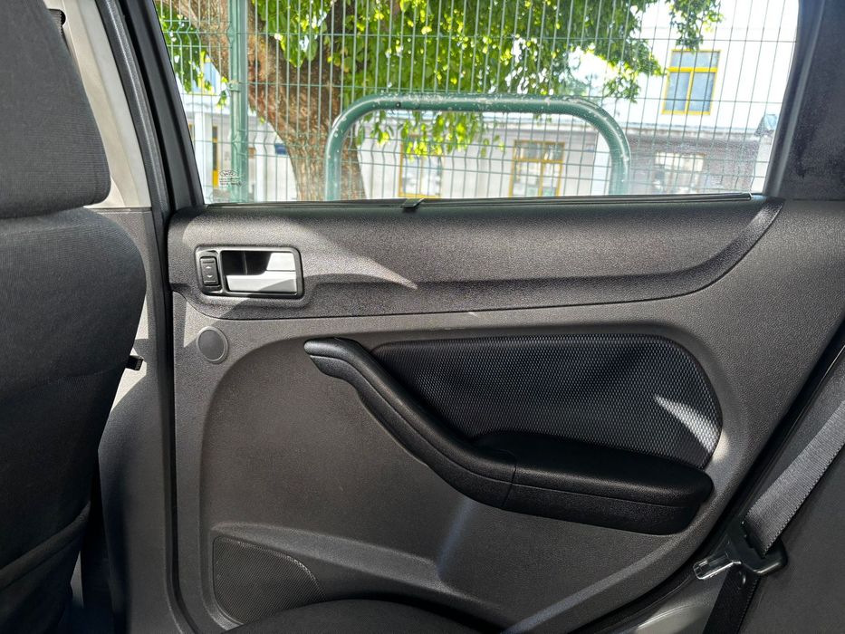 Ford focus STATION 1.6 teci ghia  300.000 km