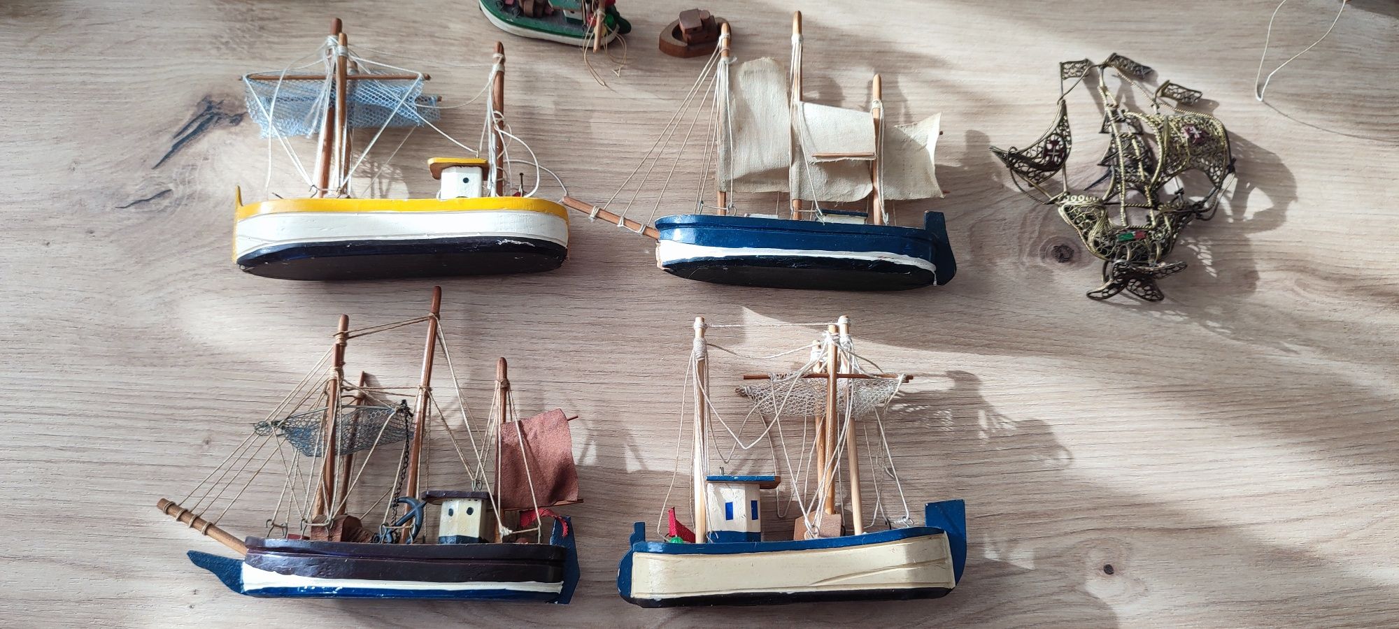 Barcos miniatura + de 20 peças