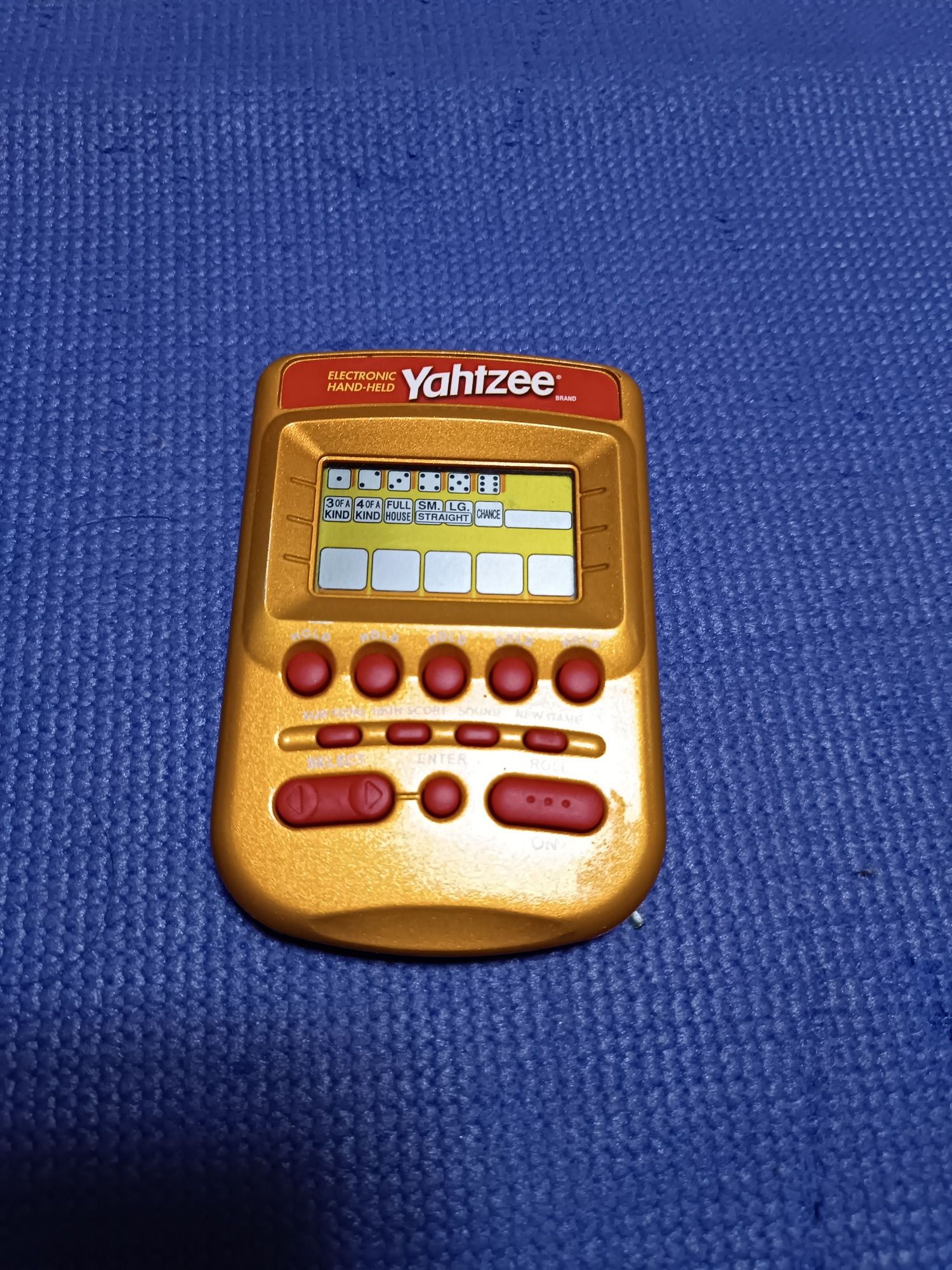 Yahtzee Gold Edition портативная электронная игра 2002 года.