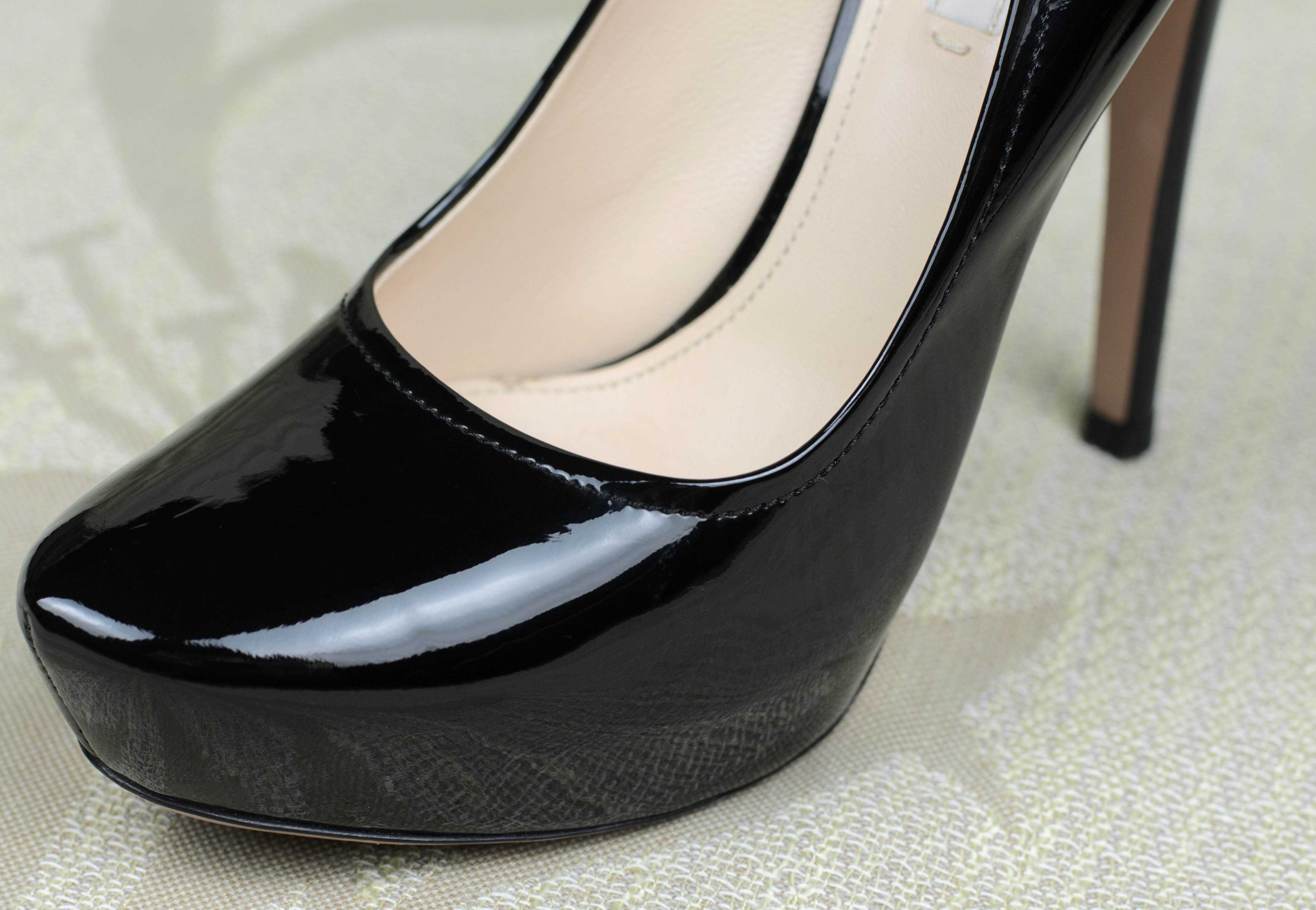 Prada Вечерние лакированные туфли на высоком каблуке 36-37р. 23,5 см.