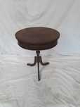 Mesinha oval com gaveta
