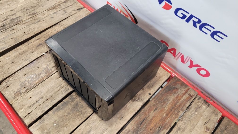 Сетевое хранилище Synology 1010+