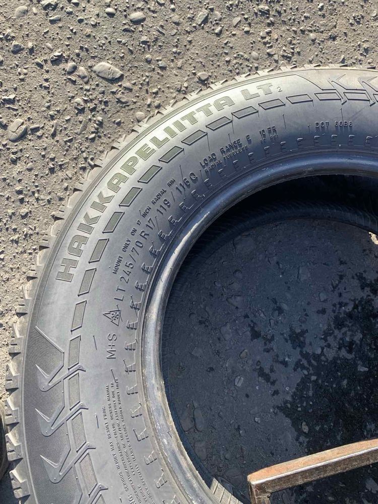 Шини 245/70 R17 Nokian всесезон, 9-9,5мм