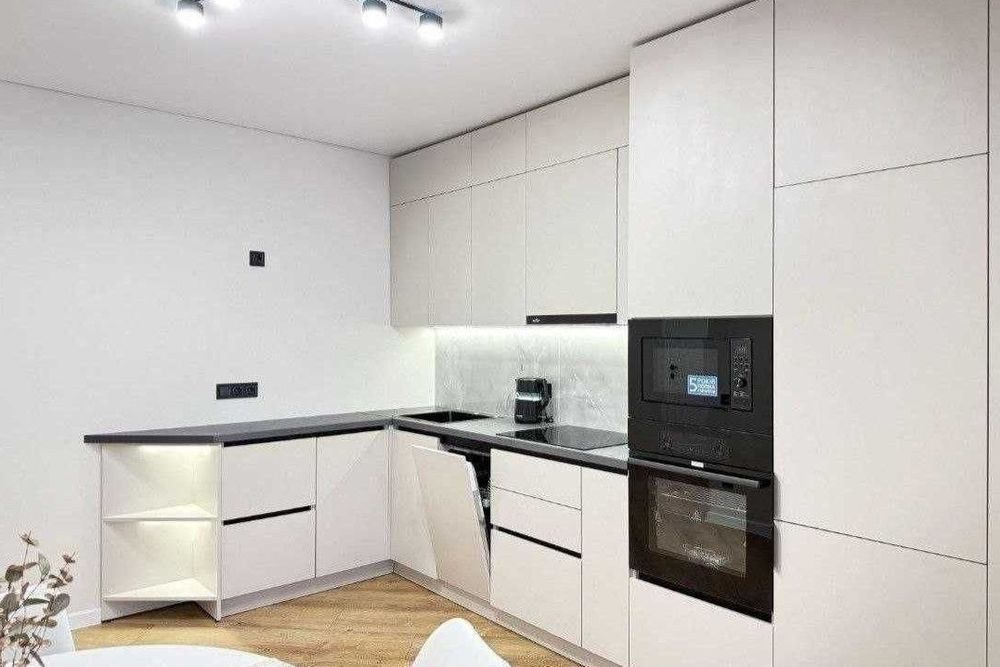 1-кімнатна 48кв.м ,,На Щасливому "З РЕМОНТОМ! Студентська 24а