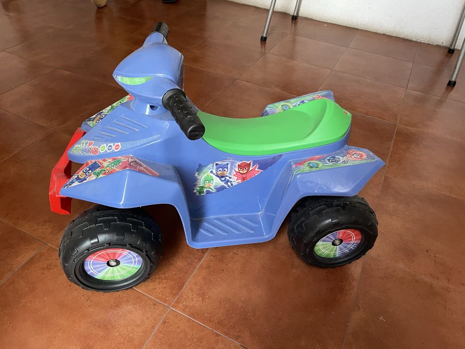 Moto quatro crianca