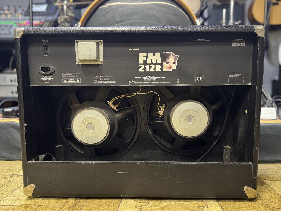Продам Fender Frontman FM212R