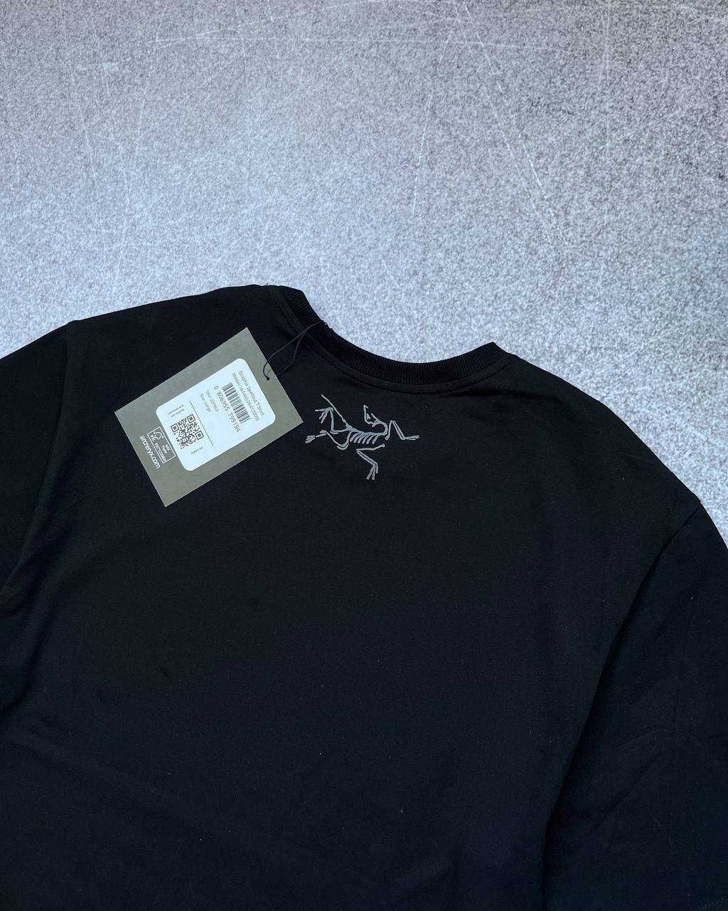 Чорна футболка Arcteryx з бірками (Оверсайз)