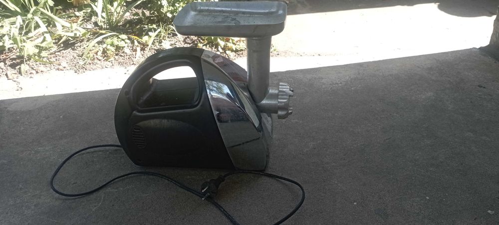 Продам м'ясорубку