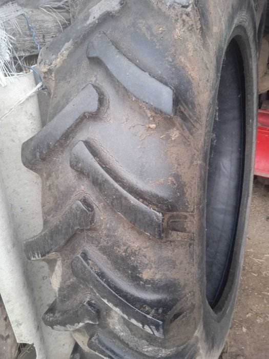 Продам шини до Т-40 з камерами