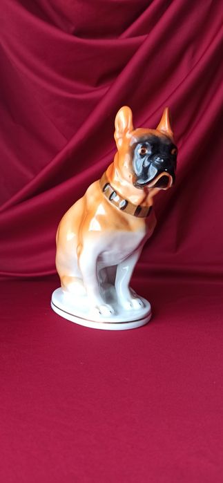 Figurka Łomonosowa, buldog francuski