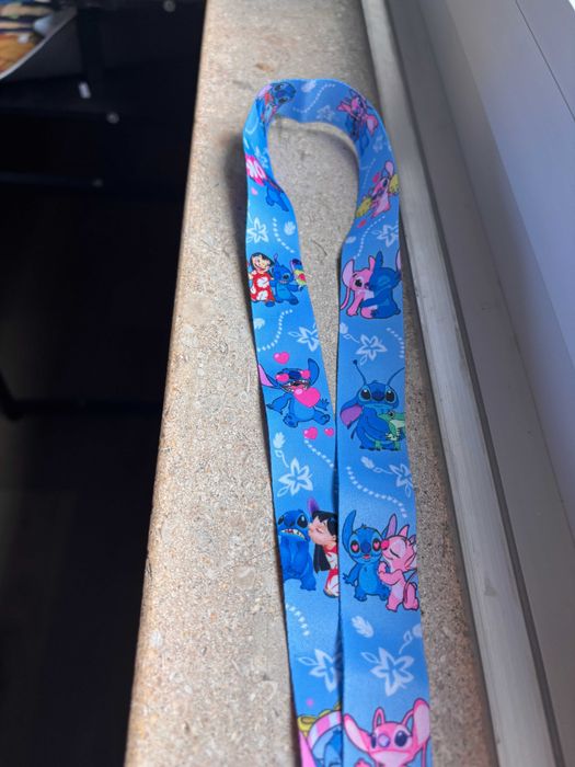 Fita Porta-Chaves / Porta-Cartões – Stitch Estrelado