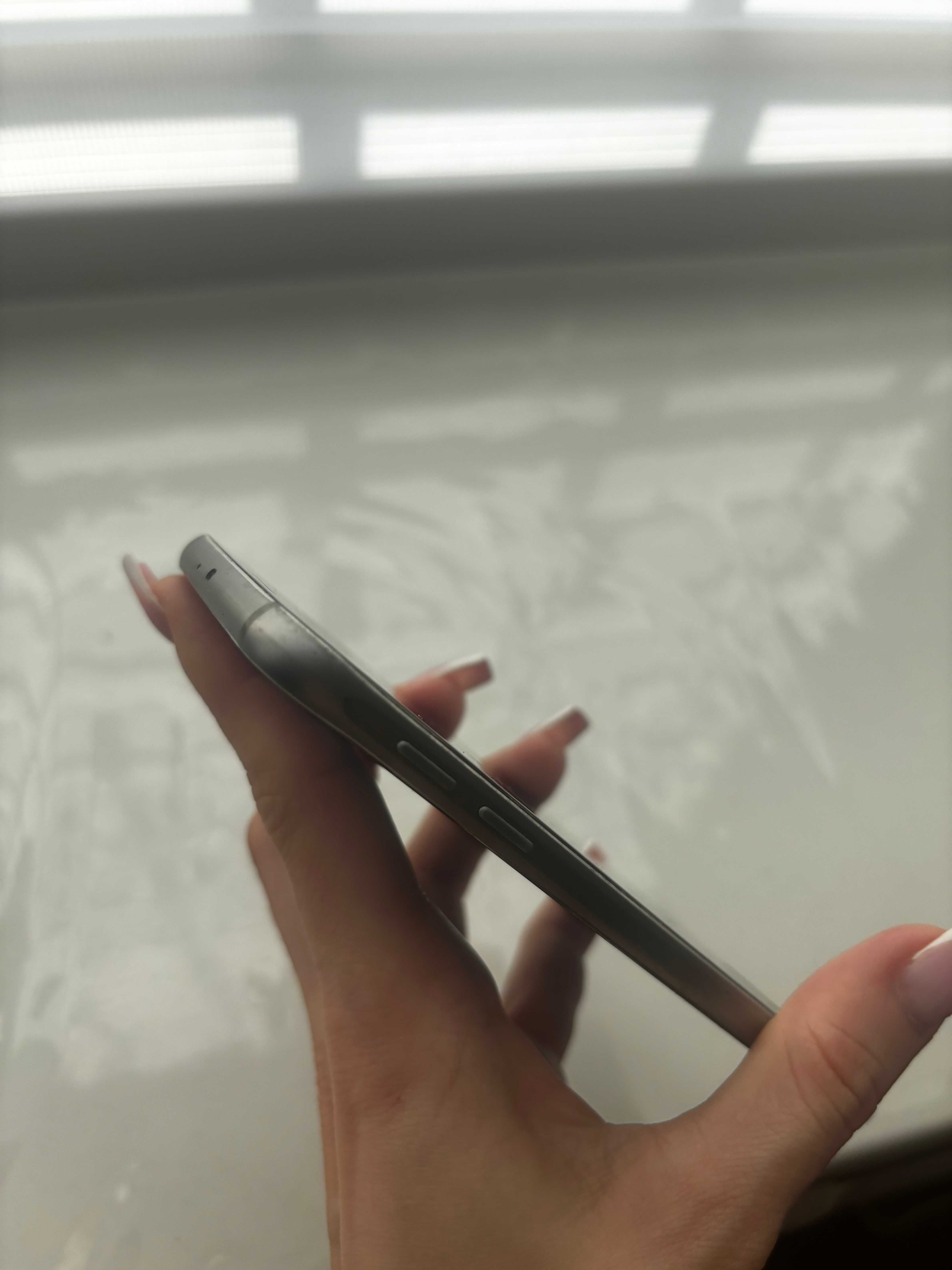 Телефон Samsung Galaxy S6