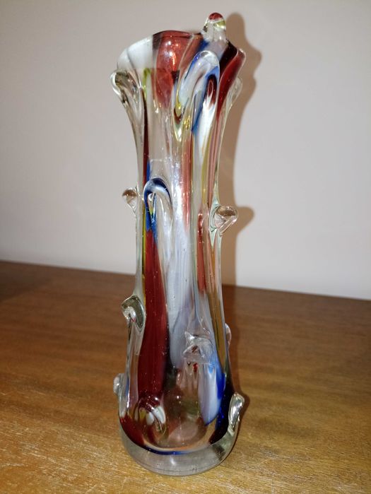 Sprzedam wazon, szkło kolorowe wys. 22 cm. Cena 80 zł.