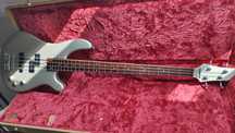 Fernandes gitara basowa FRB 40 z pokrowcem