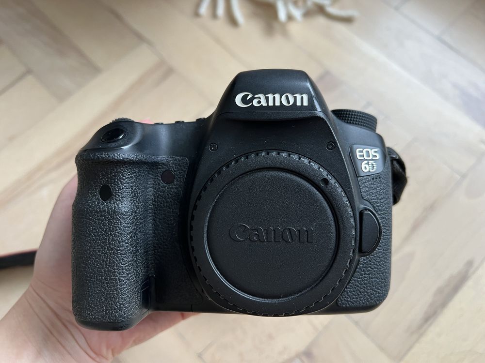 Canon EOS 6D +obiektyw Sigma 50mm 1.4+grip+dodatki