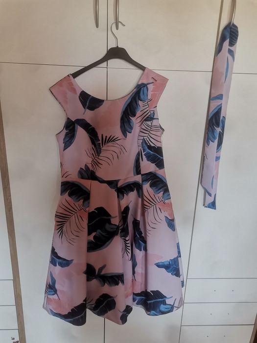 Sukienka wizytowa 46 A&a z kieszeniami  z paskiem