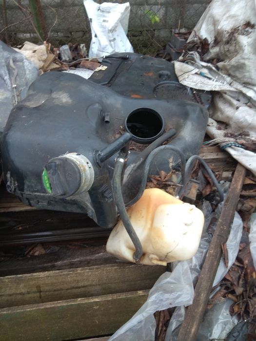 Бензобак БМВ Е34..продам .договорная