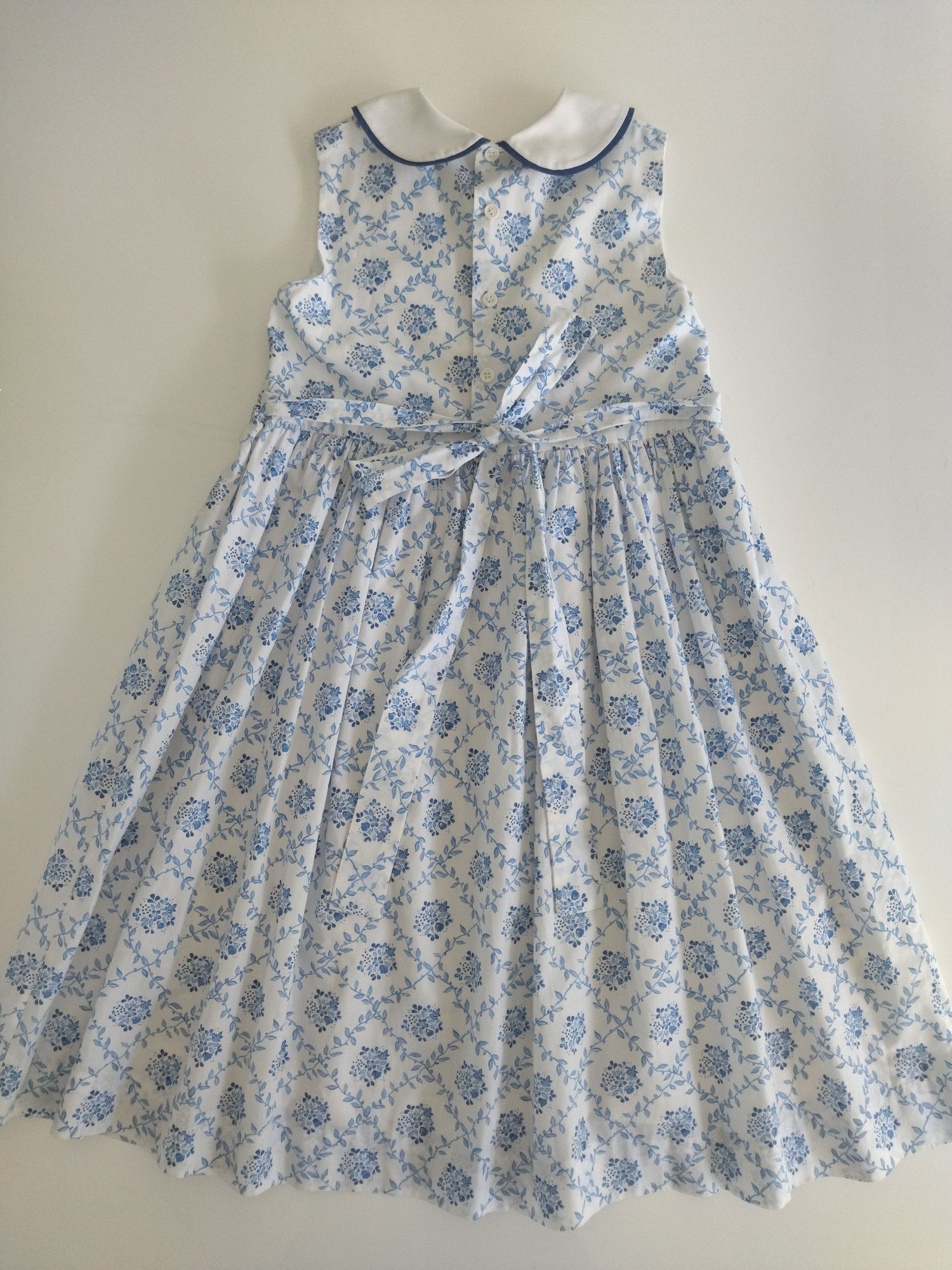 Vestido menina, branco com padrão florido, 8-9 anos