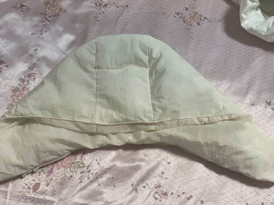 Пуховик біло-молочний бренд  Zara