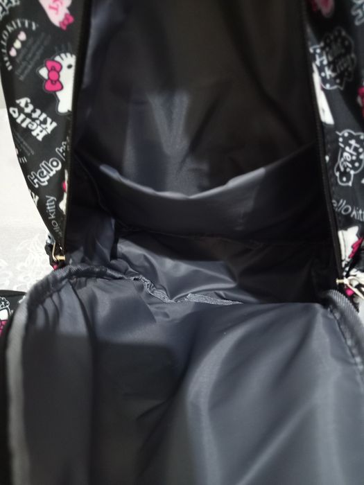 Mochila  hello Kitty 4 peças.