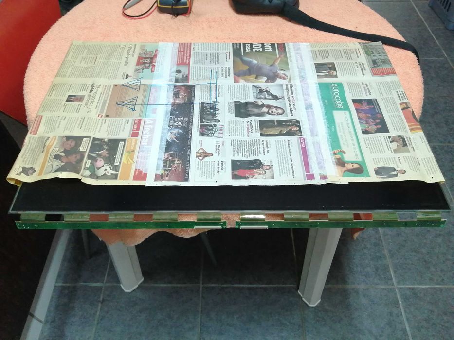 Vários paineis de tv lcd e led