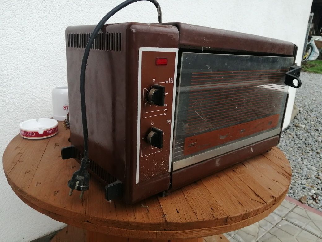 Stary retro Piekarnik elektryczny 220V typ G2010S