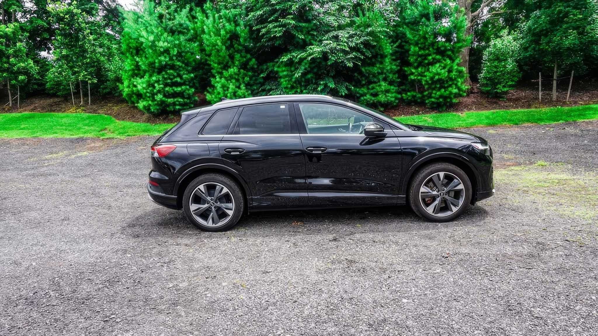 2022  Audi Q4 55