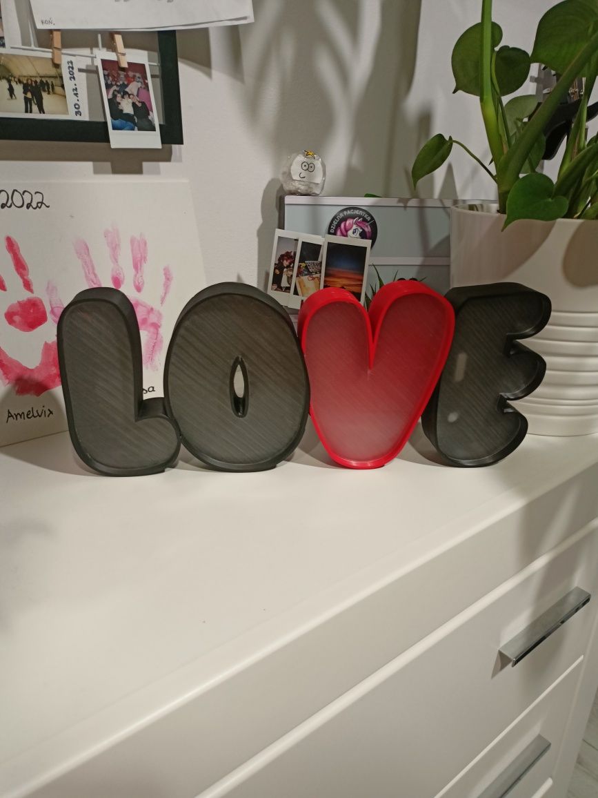 Napis Love 3D personalizowane
