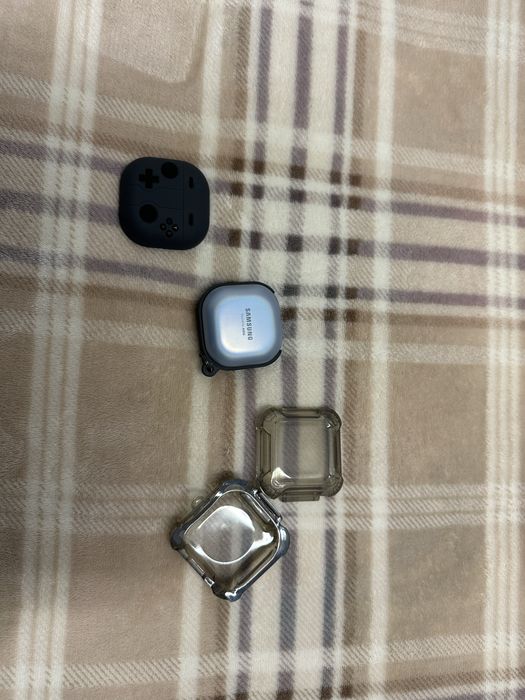 Fone SAMSUNG com duas capinhas