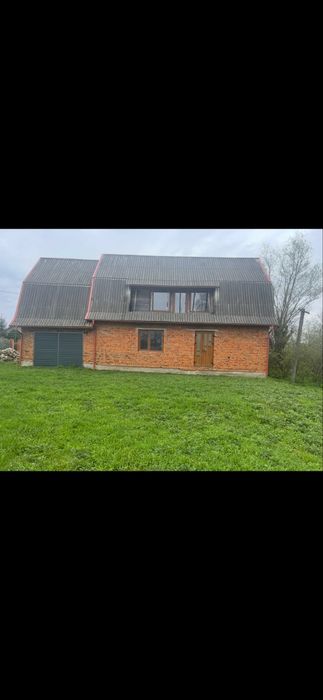 Будинок з земельною ділянкою