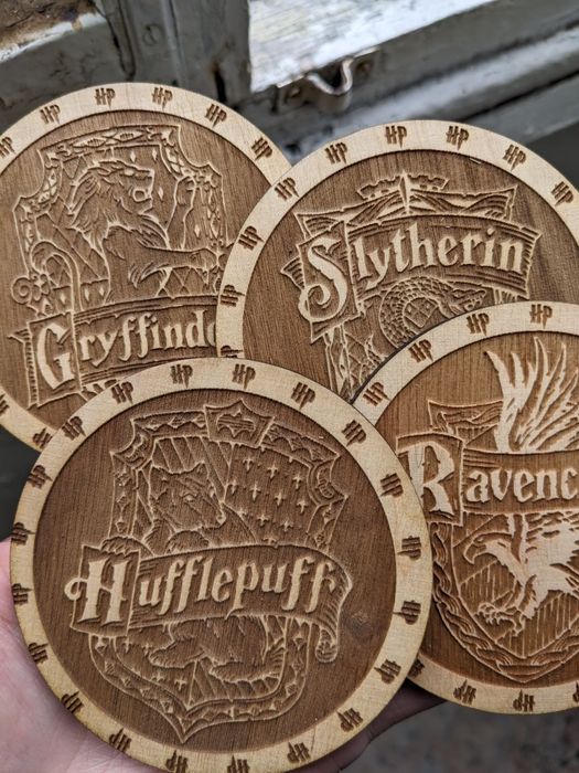 Подставки под чашки  Лазерная гравировка портретов, деревянные магниты