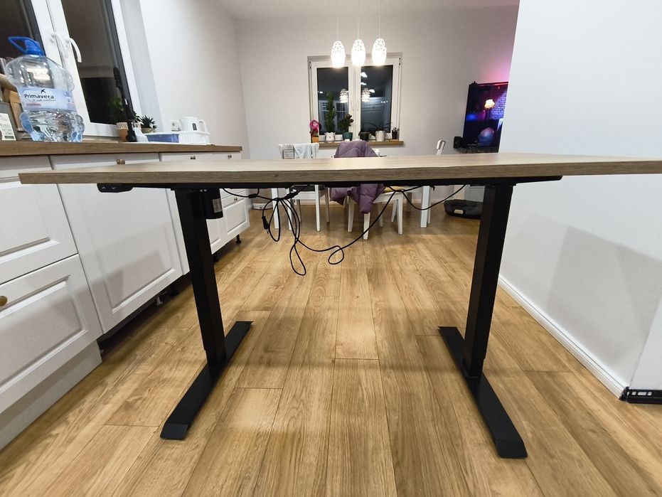 Biurko automatyczne, pneumatyczne.