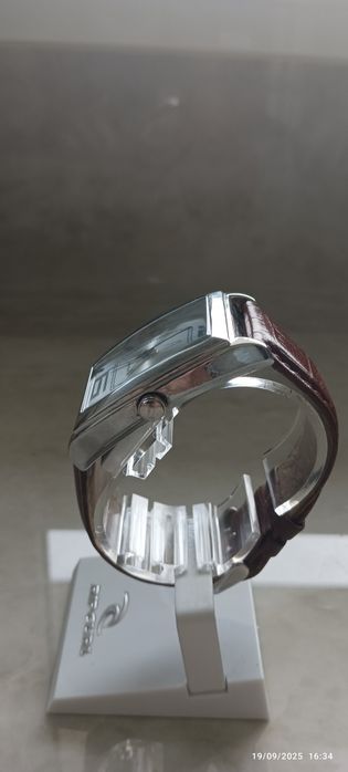 Relógio de Pulso Zara clássico -Muito Bom Estado