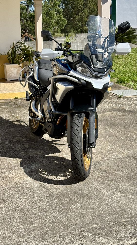 CF Moto 700MT ADV