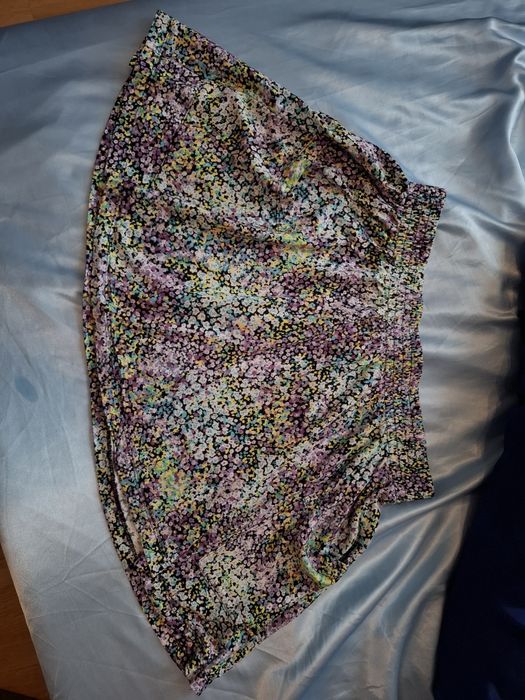 Urocza krótka kolorowa spódnica w kwiatki mini lekka z kieszeniami