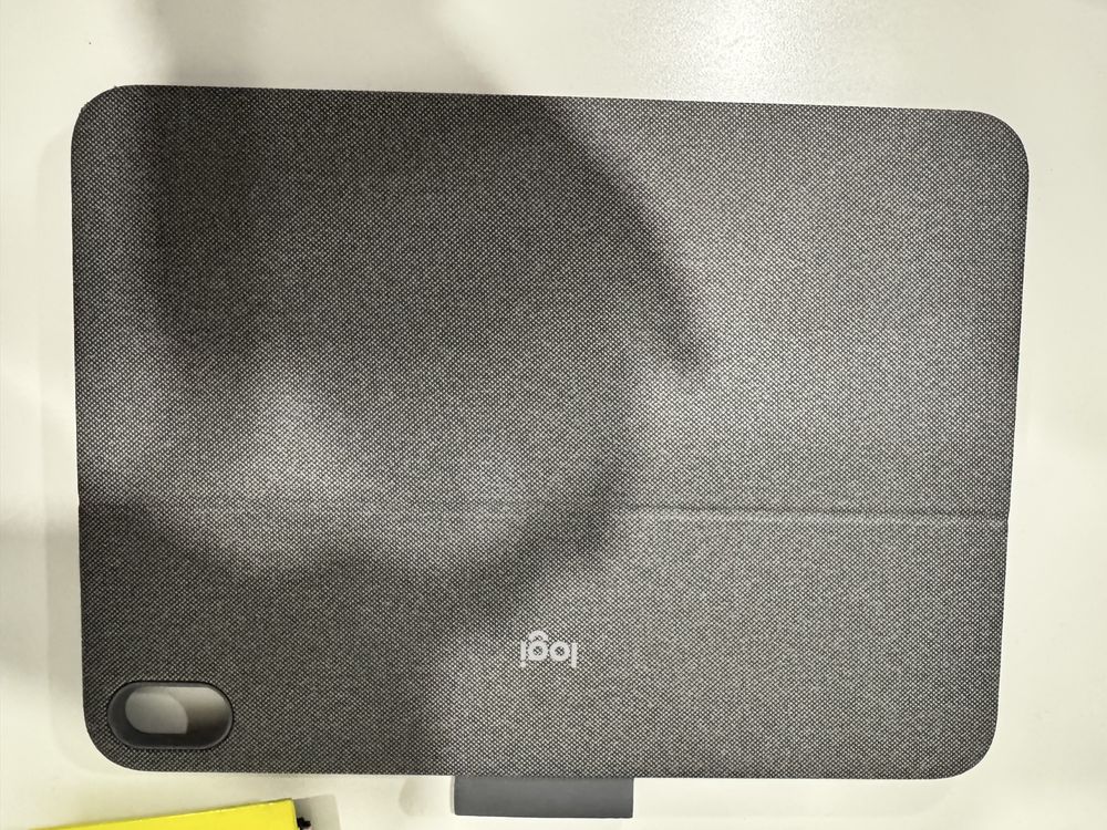 Capa Logitech Combo Touch Ipad 10 - capa com teclado