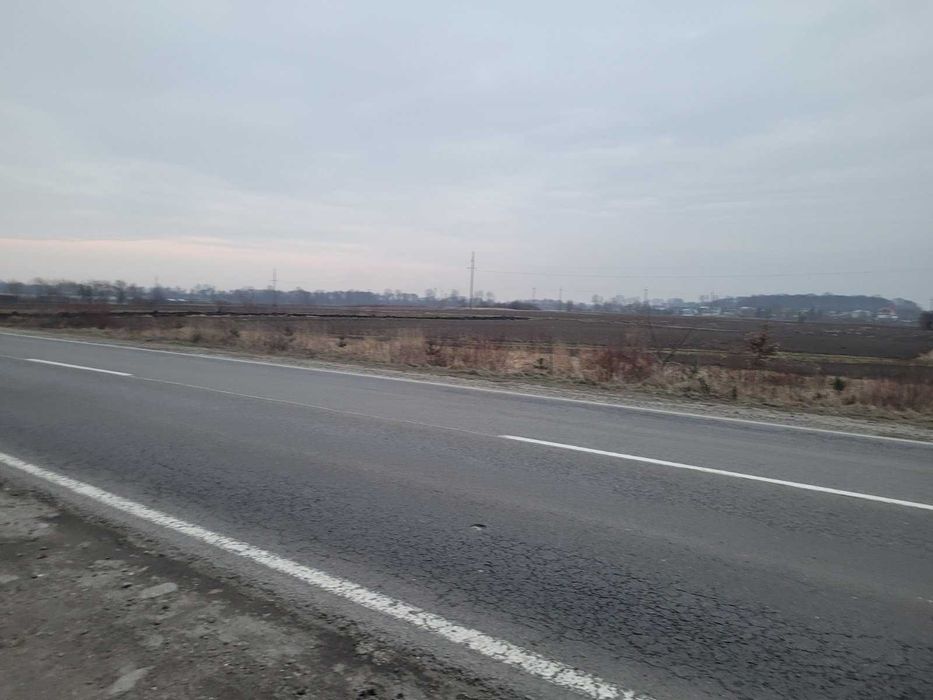 земельна ділянка с. Жовтанці біля траси